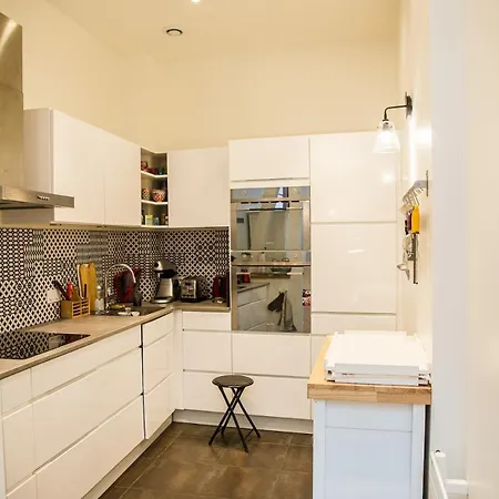 Stylish Loft, Premium Location, 120sqm, 3 Bedroom Ac